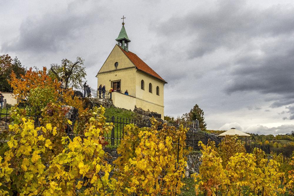 Botanick� zahrada Praha  - kaple svat� Kl�ry.