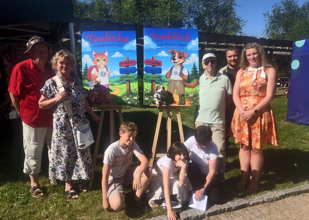 Na z�v�r turistick�ho festivalu jsme pok�tili nov� maskoty K�T