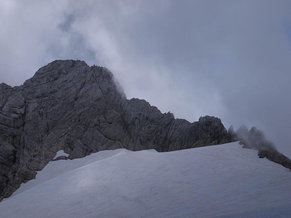 skalnat� vrchol nad ledovcem