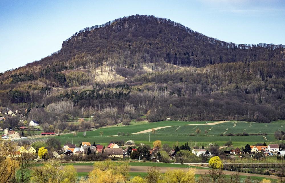 Sedlo v �esk�m st�edoho��.