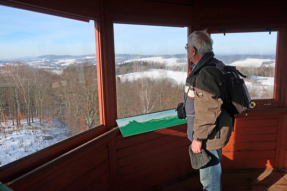 Turista na rozhledn Dymnk.