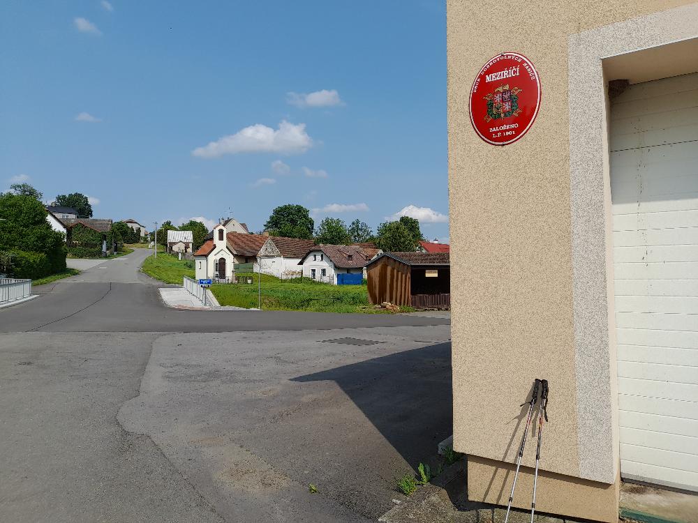N�ves Mezi���� u T�bora. Rodn� obec Josefa Pa��zka.