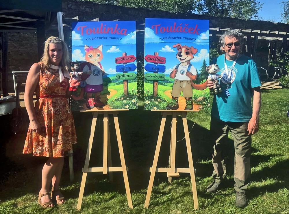 Maskoti Klubu �esk�ch turist� Toul��ek a Toulinka.