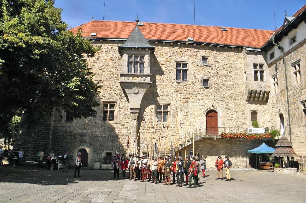 Defil vojk ped bitvou u hradu Budyn.