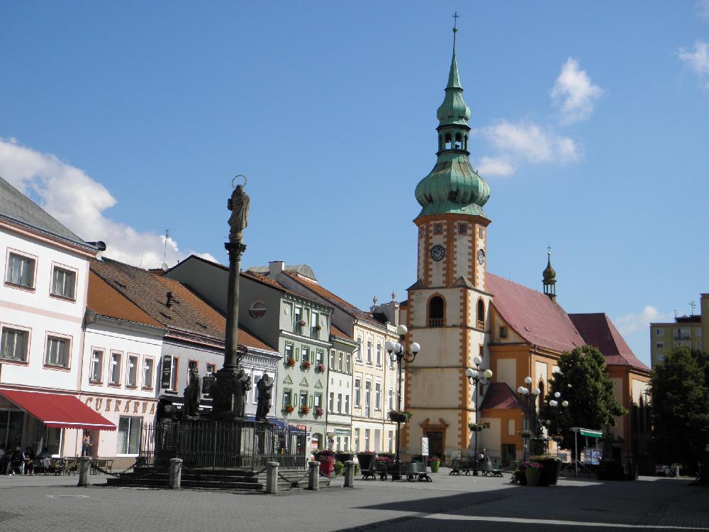 pr�hled n�m�st�m ke kostelu sv. Jakuba - Sokolov.