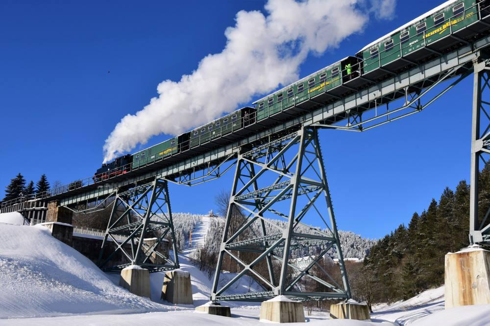 Fichtelbergbahn: Vlak na most�