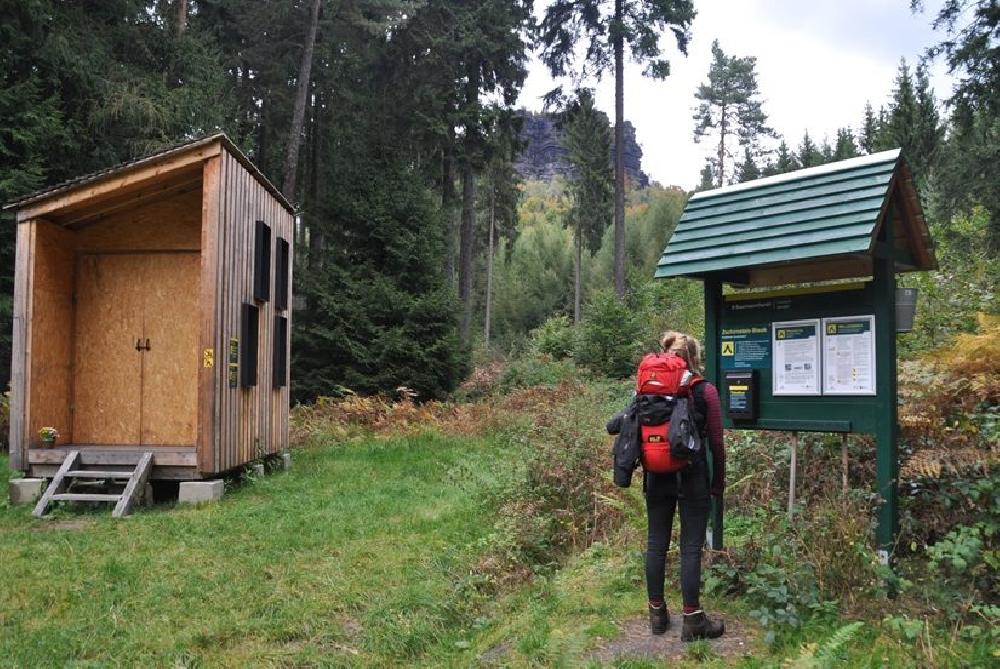 Lesn stezka Forststeig v sask sti Labskch pskovc.