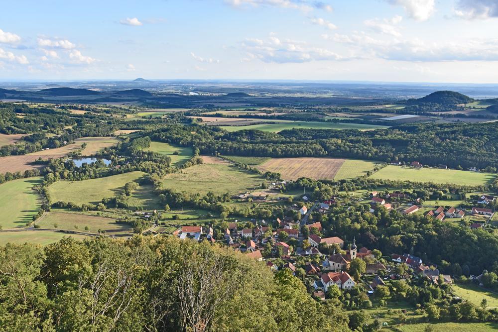 V�hled z Kalichu v �esk�m st�edoho�� sm�rem k ��pu.