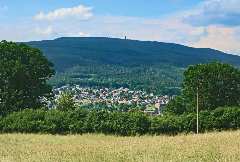 Pohled na D���nsk� Sn�n�k z modr� trasy.