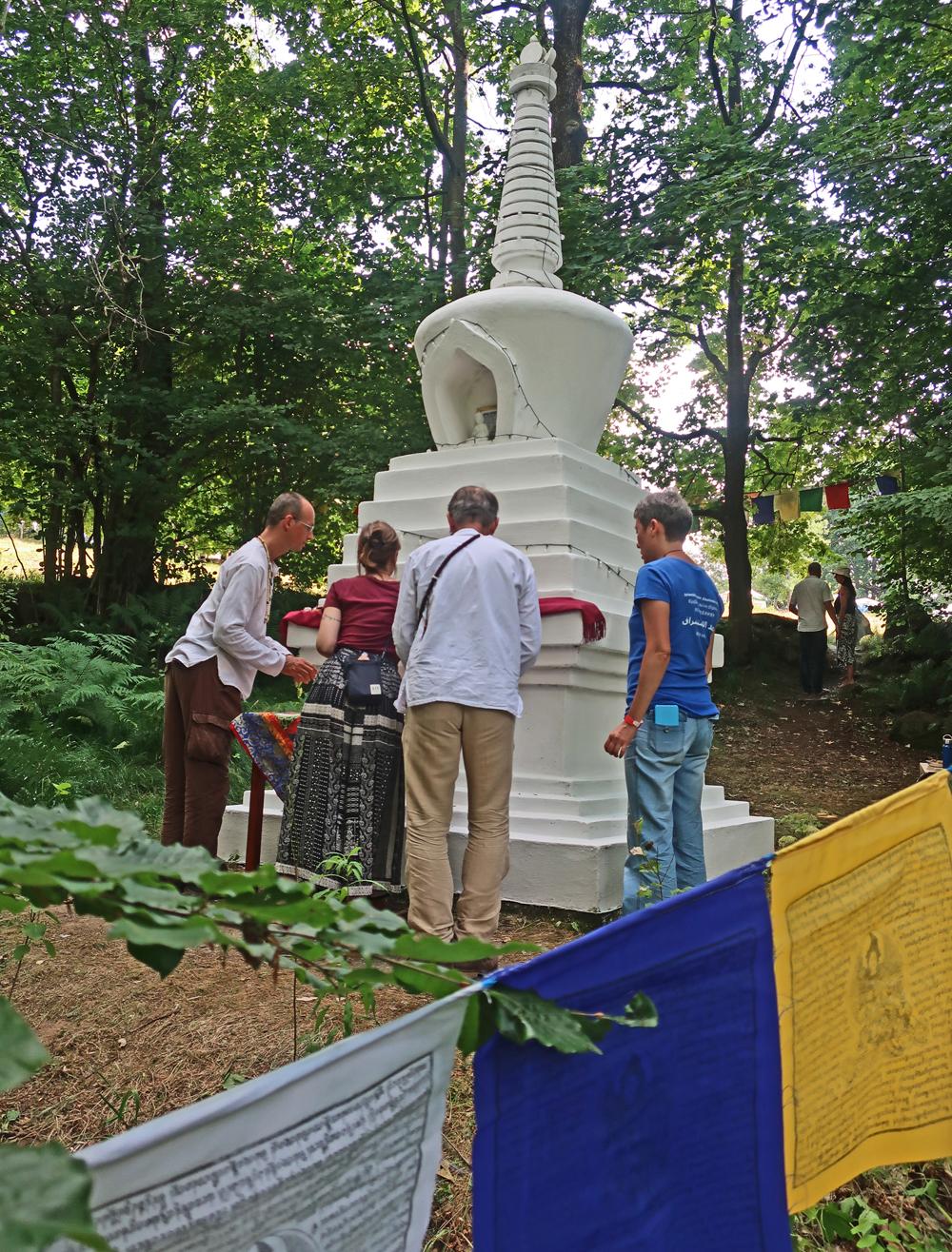 Buddhistick� st�pa u Mikul�ovic - ob�ad.