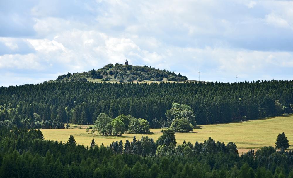 Vrch M�dn�k v Kru�n�ch hor�ch.