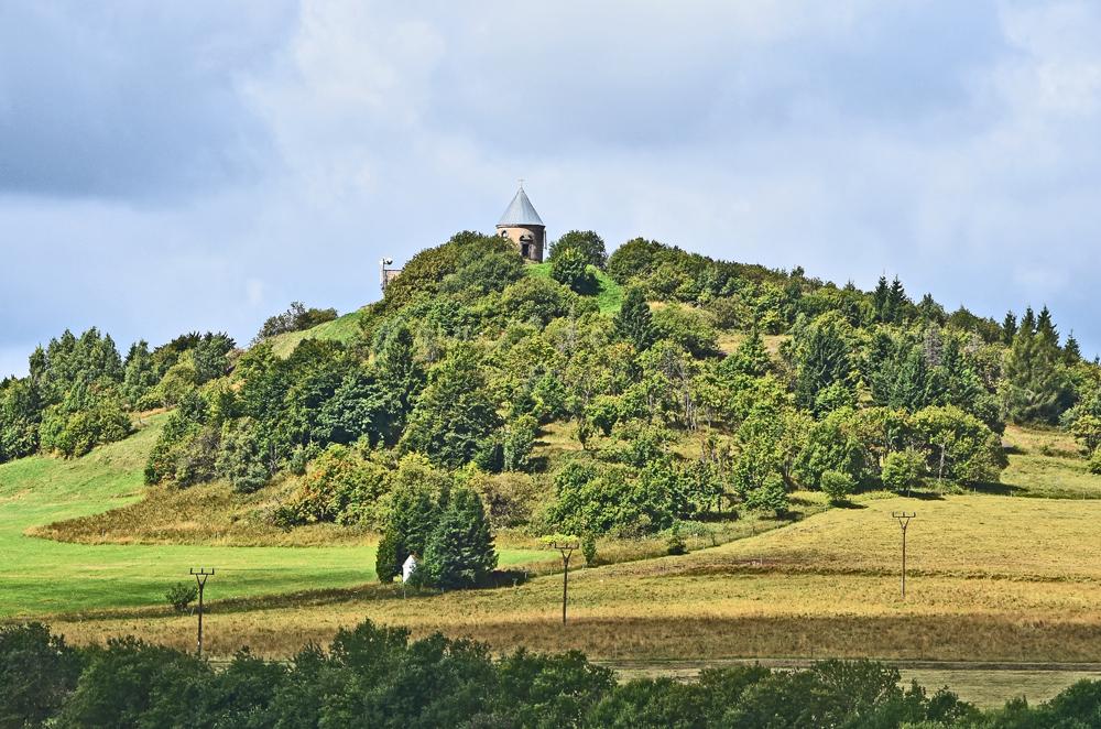 Vrch M�dn�k u M�d�nce je od roku 2019 zaps�n mezi pam�tkami UNESCO.