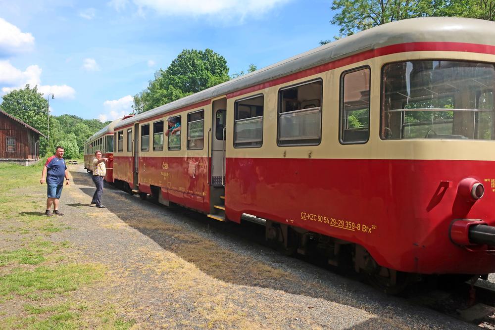 Historick� vlak na Koz� dr�ze - Podkru�nohorsk� motor��ek.