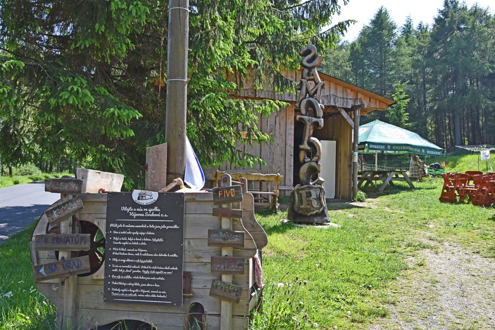 Svahov� v Kru�n�ch hor�ch - hospoda Samoto�.