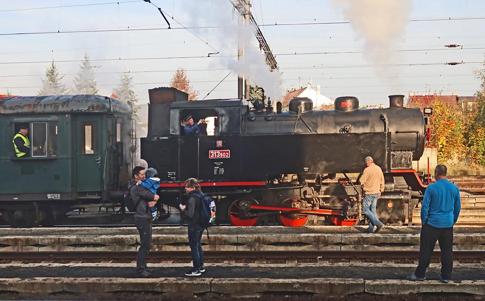 Parn� vlak v Chomutov�.
