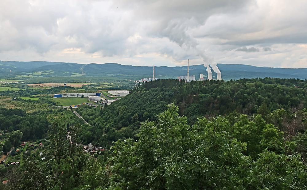 Elektrrna Prunov - pohled z rozhledny na Svatm vrchu.