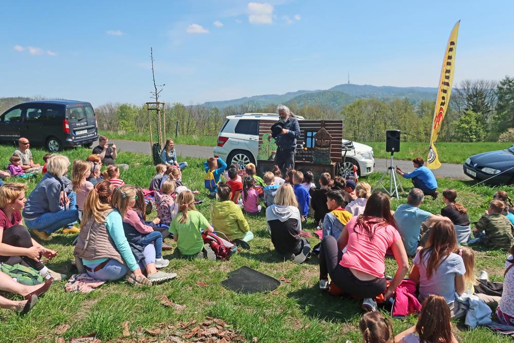 Prvom�jov� setk�n� turist� na Koz�m vrchu.