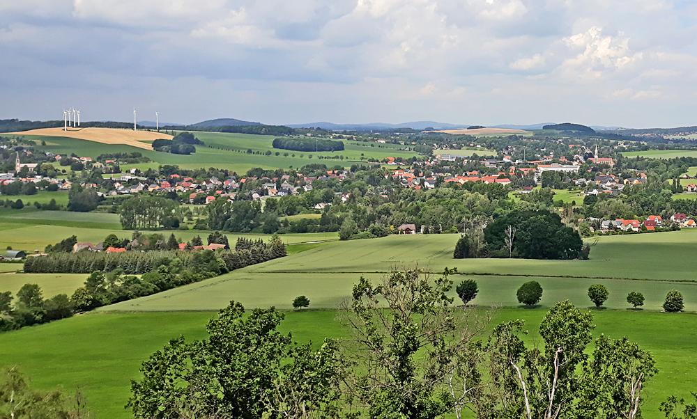 Leutersdorf z vyhl�dky Gro�er Stein.
