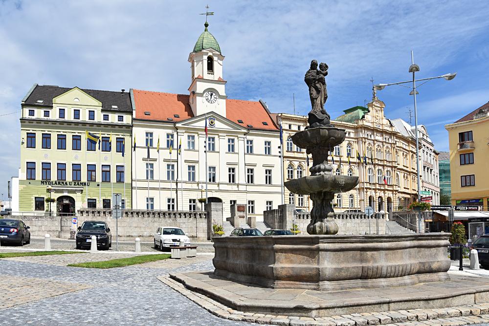 V prbhu kvtna se msto Teplice pipravuje na velkolep zahjen lzesk sezny.