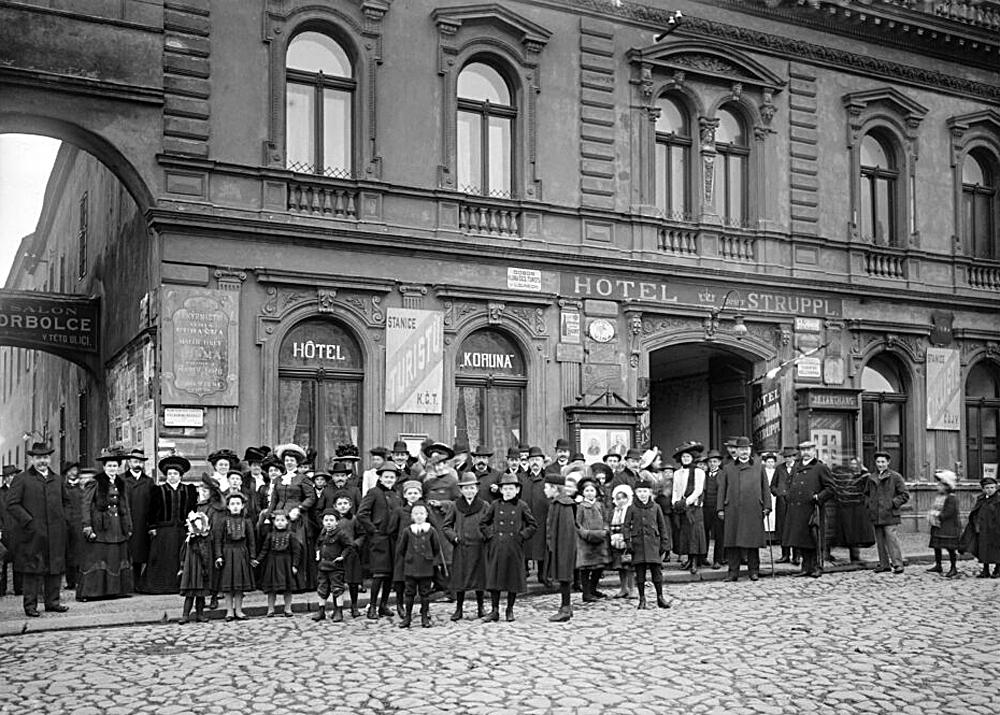 lenov Klubu eskch turist v Lounech v roce 1894.