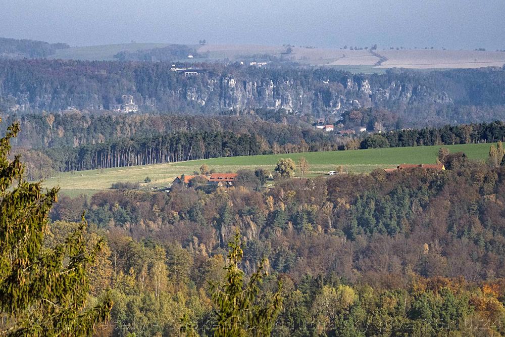 Quirl - pohled na masivy labsk�ho ka�onu.