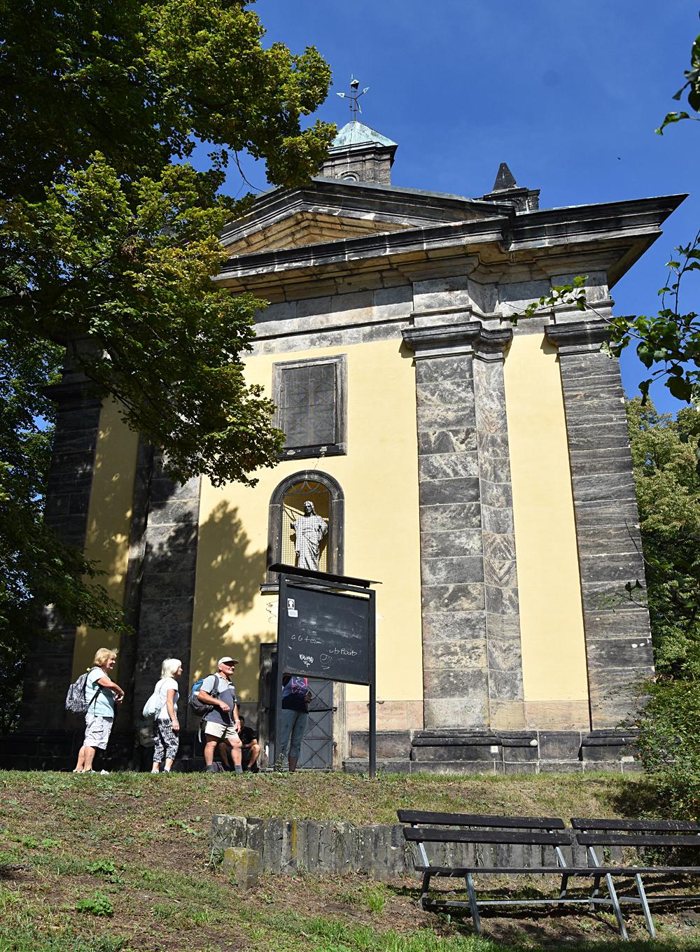 Kaple Nejsvtj trojice stoj na vrcholu Horky u Chlumce.