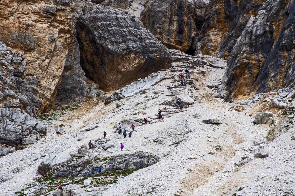 Turist� v Dolomitech.