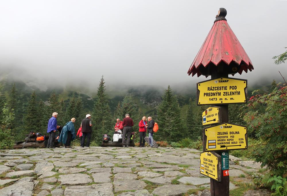 Turist� v Z�padn�ch Tatr�ch.