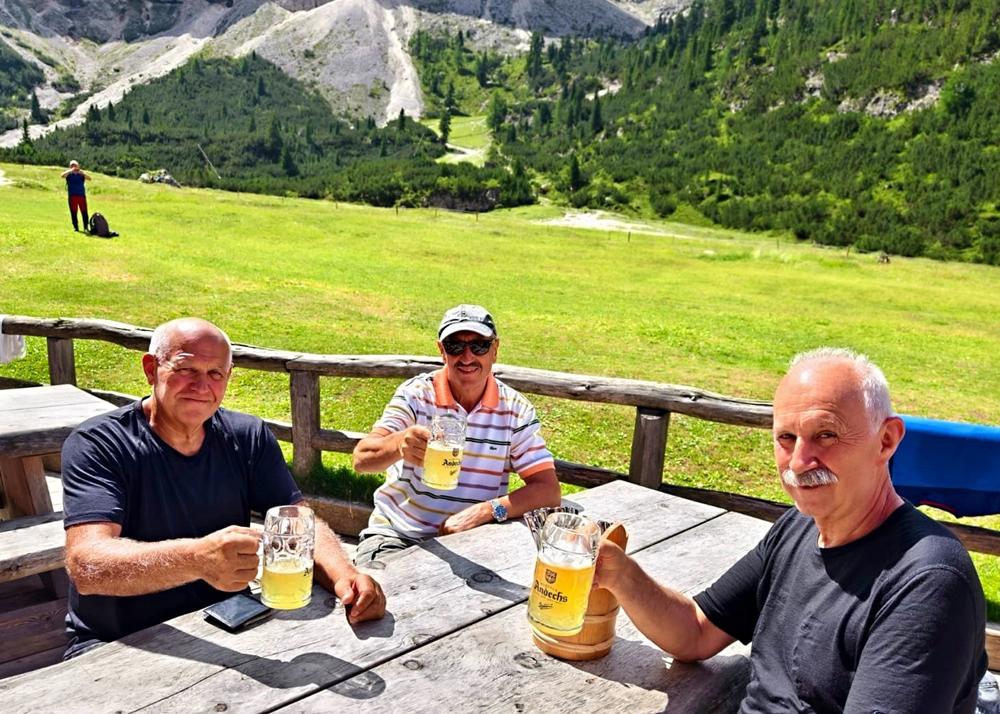 V l�t� je zapot�eb� na horsk� t��e dopl�ovat tekutiny.
