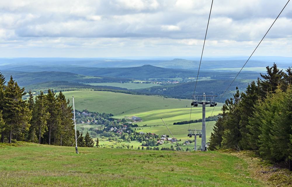 V�hled z nejvy���ho bodu �steck�ho kraje, tzn. z Kl�novce.
