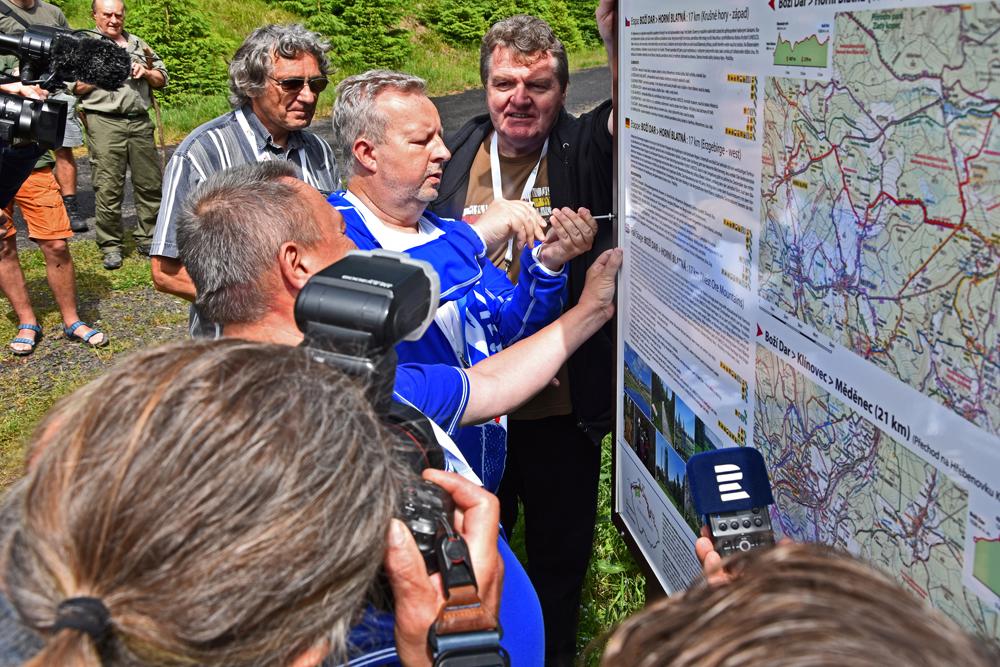 Podledn� chyb�j�c� �sek H�ebenovky v Kru�n�ch hor�ch byl slavnostn� otev�en 26. �ervna 2025.