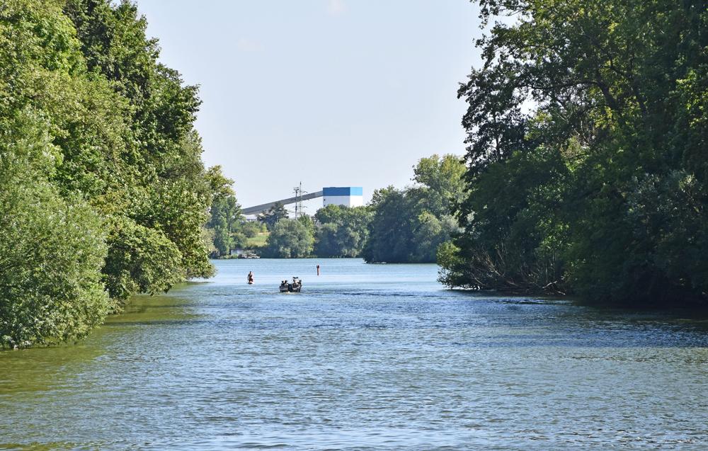 Linka D�K T91 - pohled na �ernoseck� jezero.